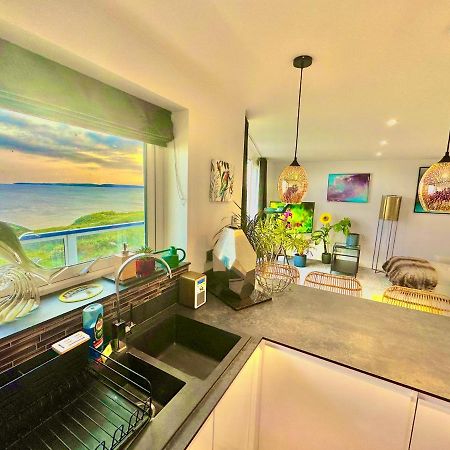 Stunning Sea View Two Double Bedroom Apartment - With Balcony - Opposite Beachfront Walk Bournemouth Exterior foto