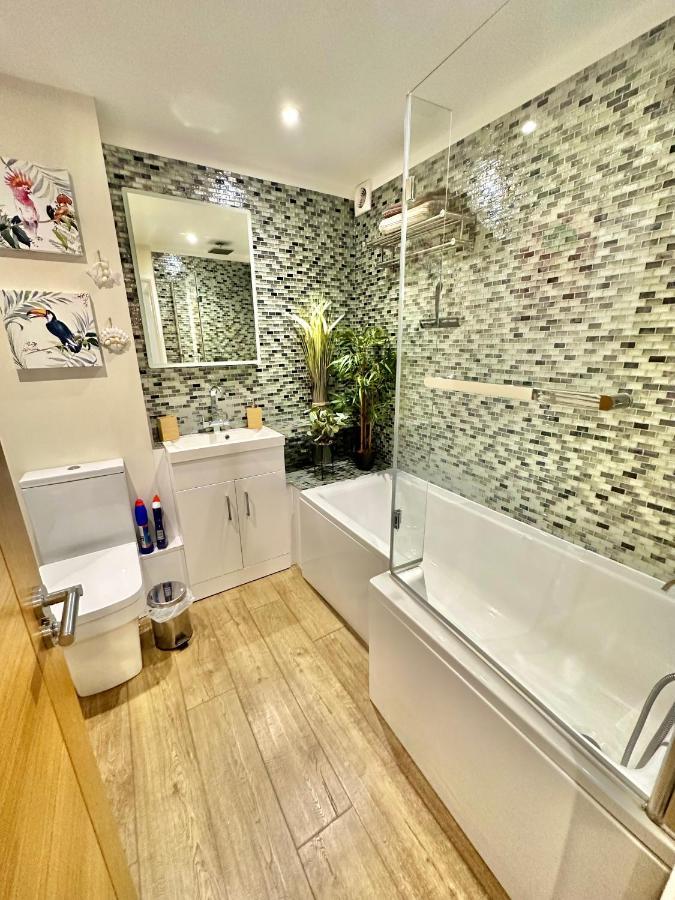 Stunning Sea View Two Double Bedroom Apartment - With Balcony - Opposite Beachfront Walk Bournemouth Exterior foto