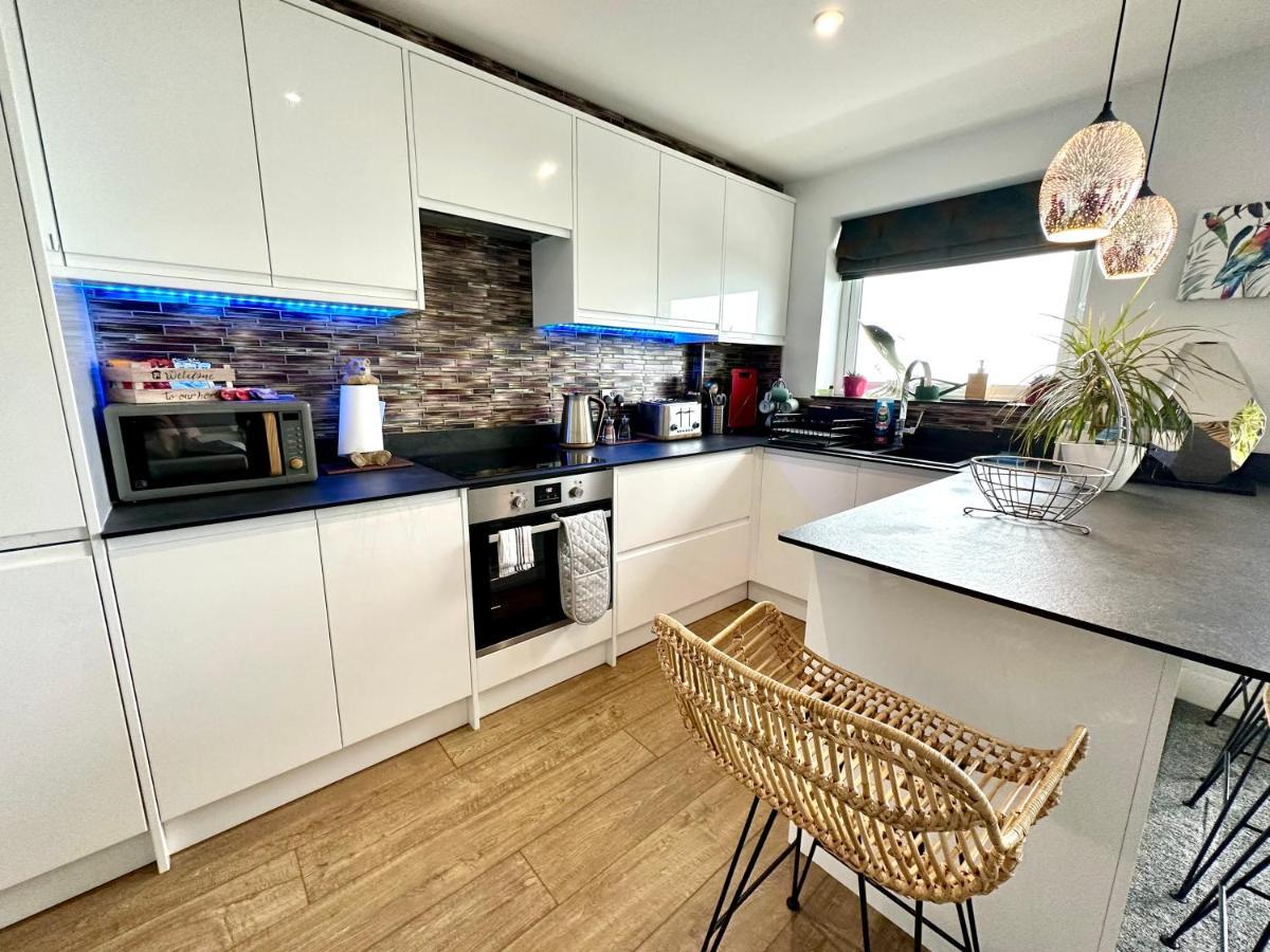 Stunning Sea View Two Double Bedroom Apartment - With Balcony - Opposite Beachfront Walk Bournemouth Exterior foto