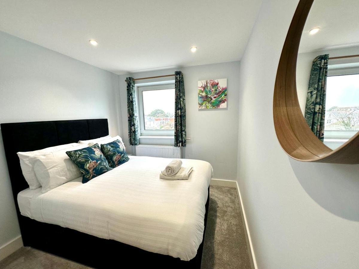 Stunning Sea View Two Double Bedroom Apartment - With Balcony - Opposite Beachfront Walk Bournemouth Exterior foto