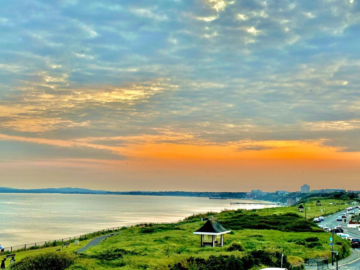 Stunning Sea View Two Double Bedroom Apartment - With Balcony - Opposite Beachfront Walk Bournemouth Exterior foto